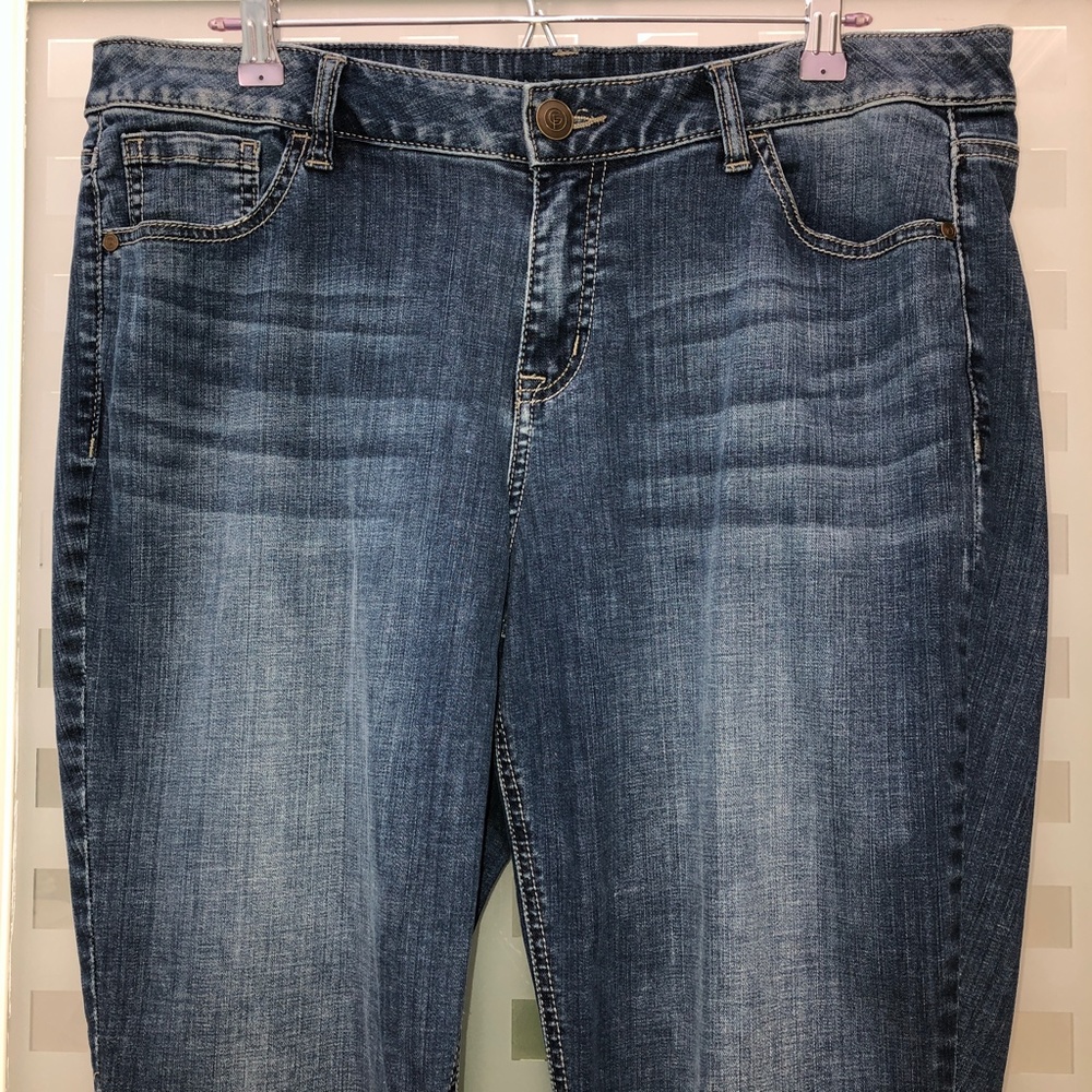 🎉3xHP🎉 LANE BRYANT Boot Cut Genuine Fit Jeans Distressed Stretch Size 16R NEW! - Picture 2 of 13